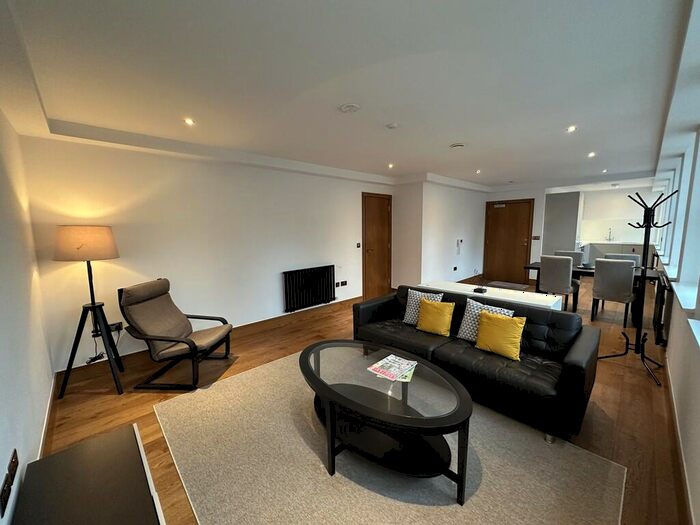 2 Bedroom Apartment To Rent In Great Charles Street Queensway, Birmingham, B3