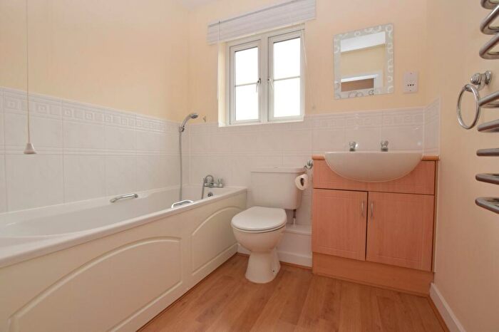 2 Bedroom Apartment To Rent In Provan Court, Ipswich, IP3
