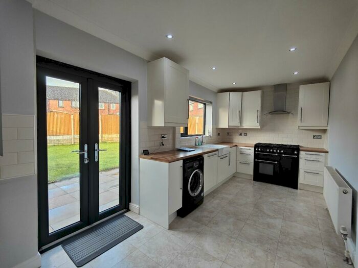 4 Bedroom Terraced House To Rent In Sissons Terrace, Leeds, West Yorkshire, LS10