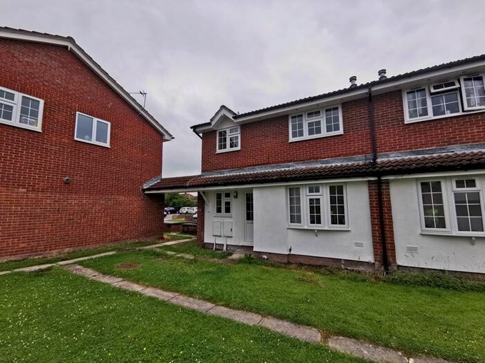 2 Bedroom Property To Rent In Grebe Road, Bridgwater, TA6