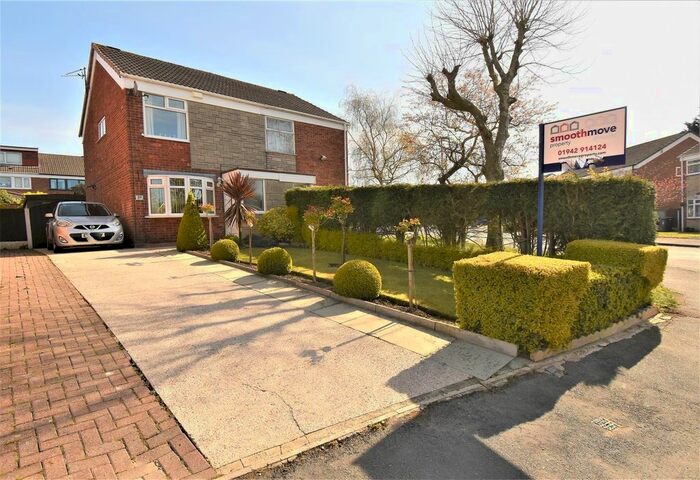 3 Bedroom Semi-Detached House To Rent In Abbey Road, Astley, Manchester, M29