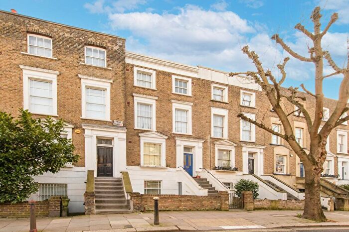 3 Bedroom Maisonette For Sale In Agar Grove, Camden, NW1