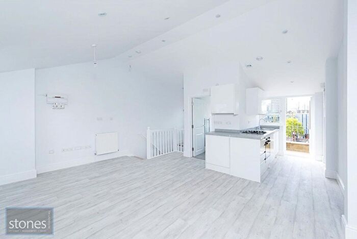 Studio To Rent In Daventry Street, London, NW1