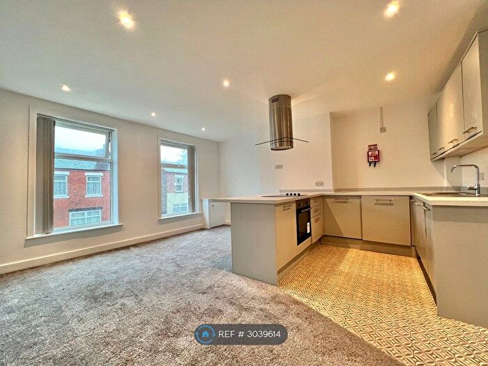 2 Bedroom Flat To Rent In Parrin Lane, Eccles, Manchester, M30