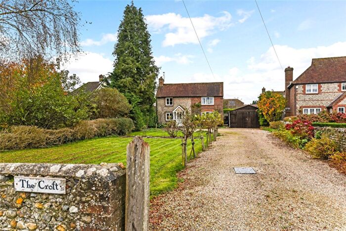 3 Bedroom Cottage For Sale In Chestnut Walk, Tangmere, Chichester, PO20