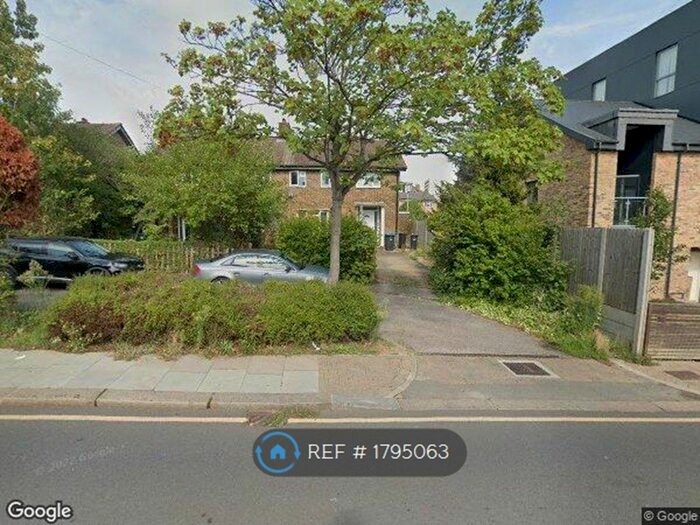 3 Bedroom Semi-Detached House To Rent In Lavender Hill, Enfield, EN2