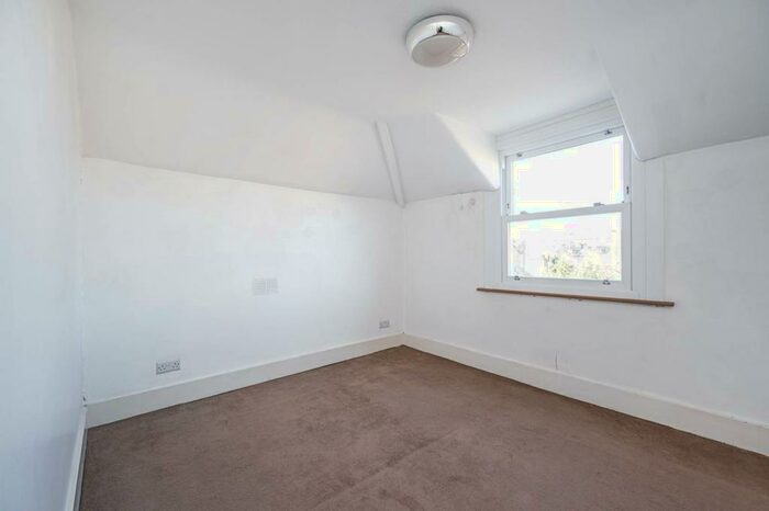 2 Bedroom Flat To Rent In Powerscroft Road, Hackney, London, E5