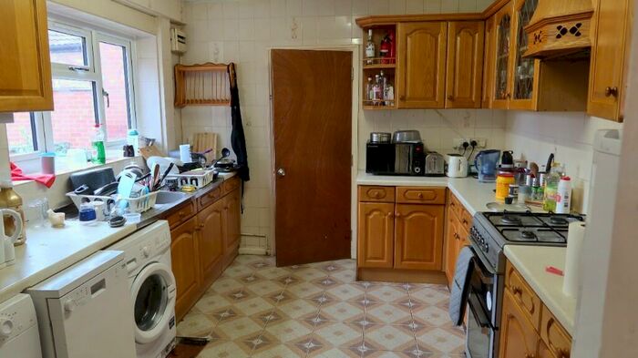 5 Bedroom Terraced House To Rent In Derby Grove, Nottingham, Nottinghamshire, NG7