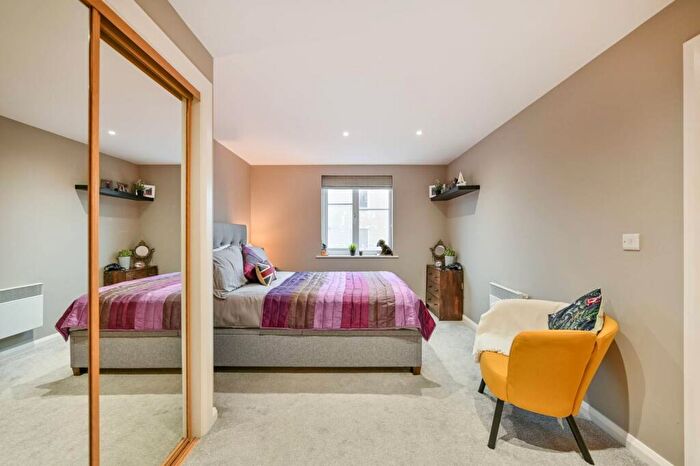 2 Bedroom Flat For Sale In Wexham Road, Slough, SL1