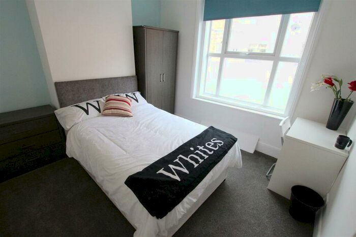 5 Bedroom House To Rent In Hood Street, Northampton, NN1