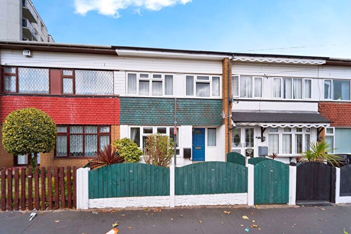 3 Bedroom Terraced House For Sale In Woodall Street, Walsall, West Midlands, WS3