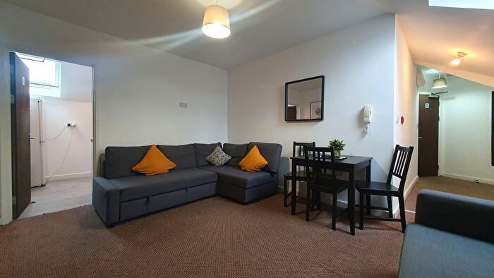 2 Bedroom Flat To Rent In Brook Street, Cardiff, CF11