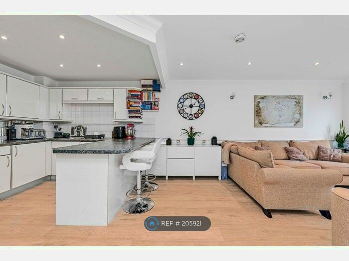 2 Bedroom Flat To Rent In Cotton Row, London, SW11