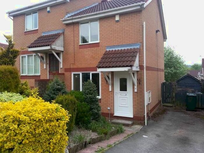 2 Bedroom Property To Rent In Ploughmans Croft, Bradford BD2