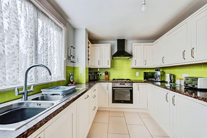 3 Bedroom Terraced House For Sale In Wey Road, Berinsfield, Wallingford, OX10