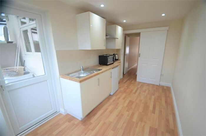 1 Bedroom Flat To Rent In Delamere Gardens, Mill Hill, NW7