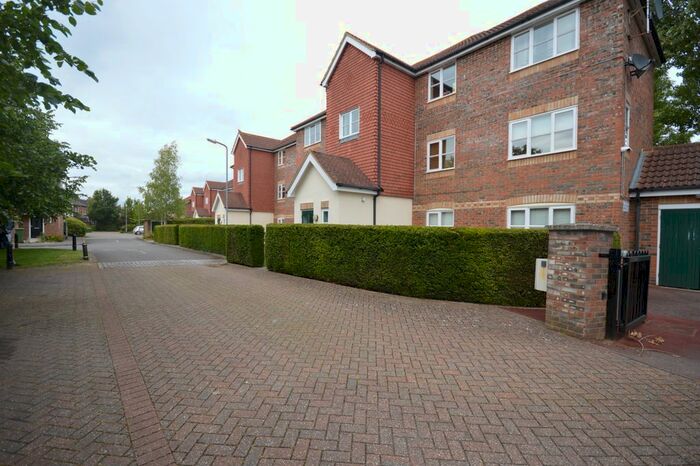 1 Bedroom Flat To Rent In Whitehead Way, Aylesbury, HP21