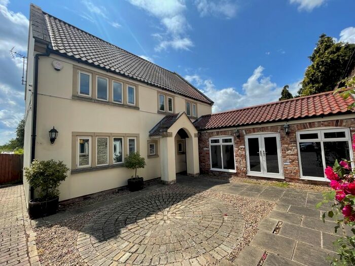 7 Bedroom Detached House For Sale In Little Smeaton, Pontefract, WF8