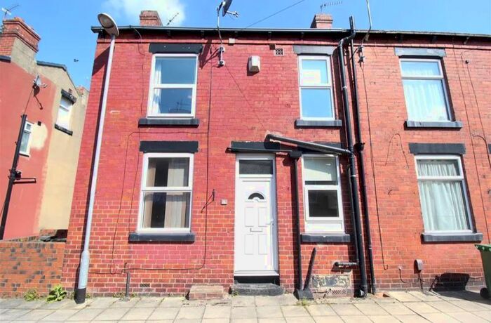 2 Bedroom Terraced House To Rent In Woodville Terrace, Horsforth, Leeds, LS18