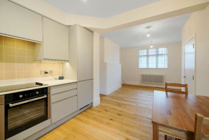 4 Bedroom Semi-Detached House To Rent In Binns Terrace, London, W4