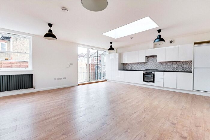 3 Bedroom Flat To Rent In Fulham Palace Road, Alphabet Streets, SW6