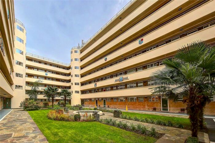 3 Bedroom Flat To Rent In Sheen Road, Richmond, TW9