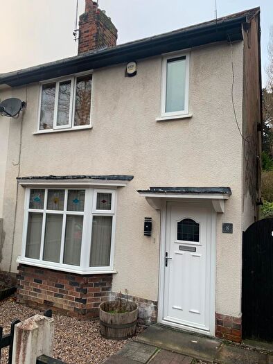 3 Bedroom Semi-Detached House To Rent In Valley Road, Chesterfield, S41