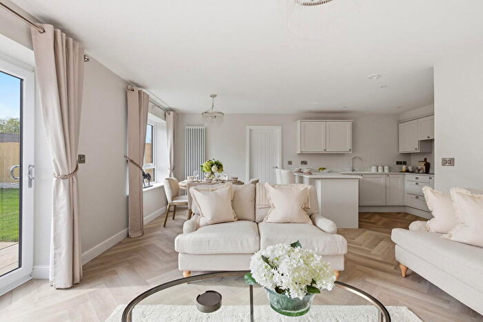 3 Bedroom Detached Bungalow For Sale In Church Street, Royston, Barnsley, S71