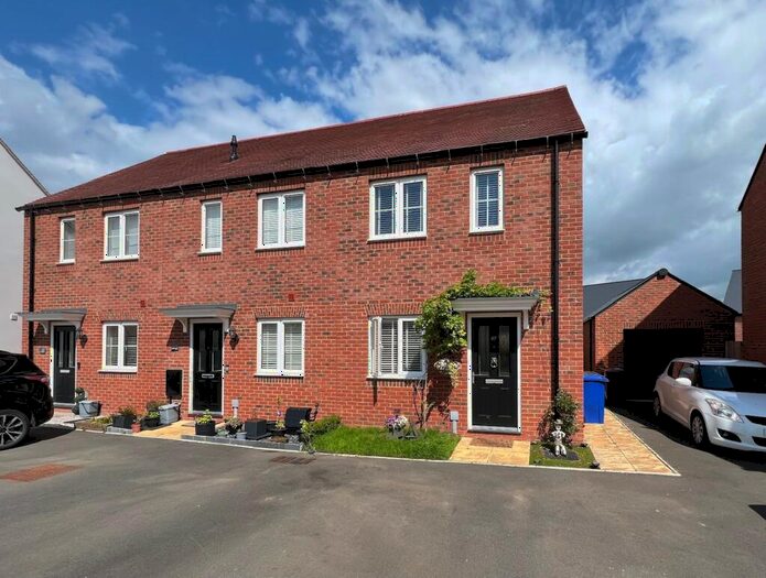 2 Bedroom End Of Terrace House To Rent In Chester Road, Bicester, OX26