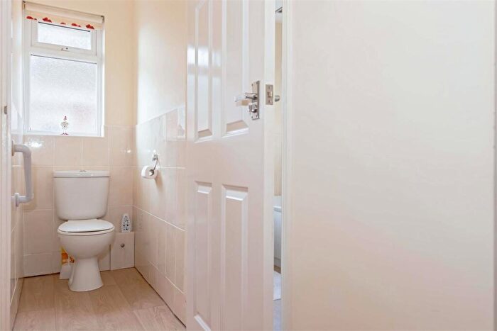 2 Bedroom Semi-Detached Bungalow For Sale In Ashwood Close, Worthing, BN11