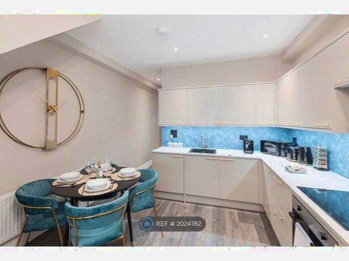 2 Bedroom Flat To Rent In Clifton Rise, New Cross - London, SE14