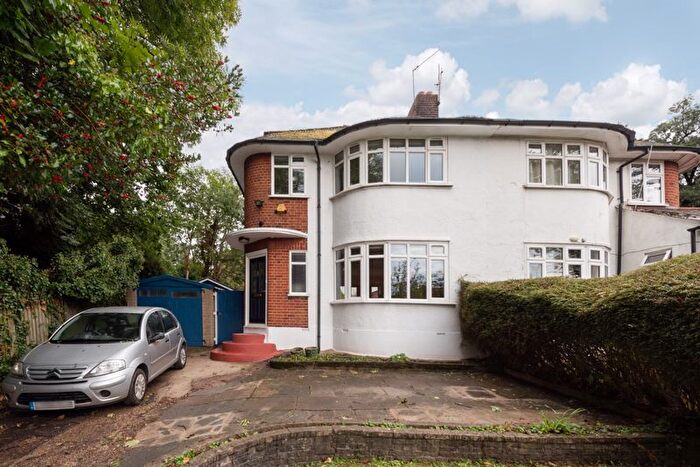 3 Bedroom Semi-Detached House To Rent In Ashfield Road, London, N14