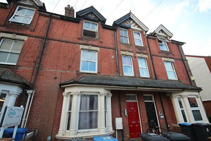 2 Bedroom Flat To Rent In St. James Road, York House, RH19