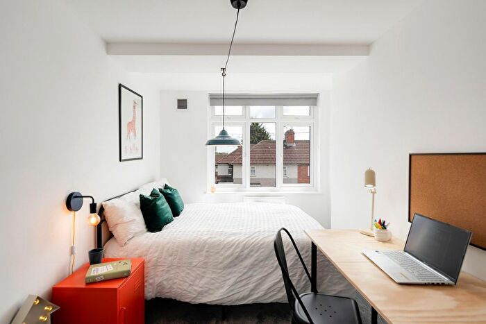 6 Bedroom Property To Rent In Hottom Gardens, Bristol, BS7