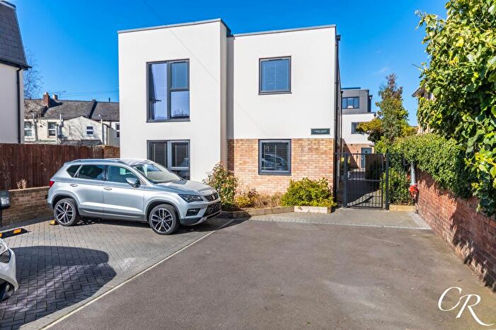 1 Bedroom Flat For Sale In Knapp Road, Cheltenham Town Centre, GL50