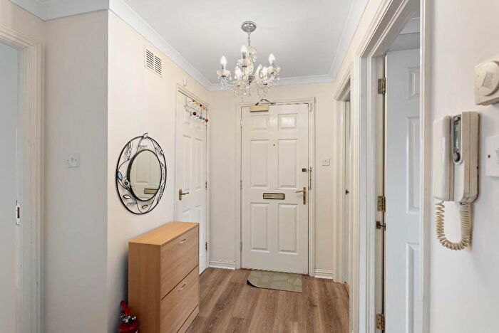 2 Bedroom Flat To Rent In Duddingston Park South, Duddingston, Edinburgh, EH15