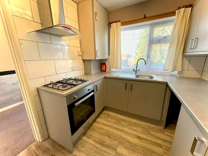 3 Bedroom Maisonette To Rent In Leicester Street, Bulkington, CV12