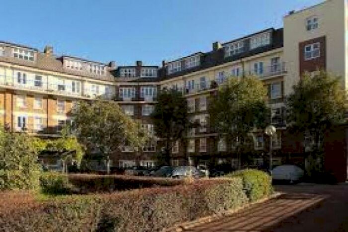 2 Bedroom Flat To Rent In Riverside, Milkyard, Wapping, London, E1W