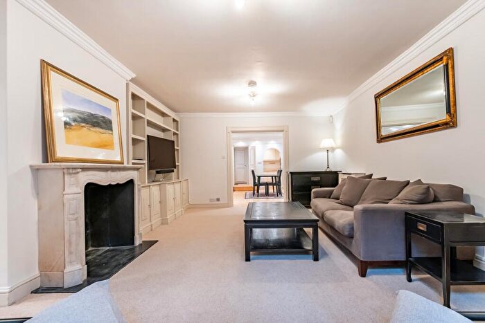 2 Bedroom Flat To Rent In Stanley Mansions Park Walk London, SW10