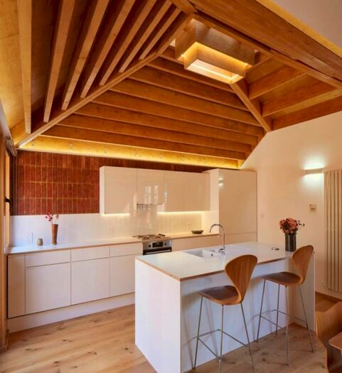 2 Bedroom Bungalow To Rent In Turnpike Lane, N8
