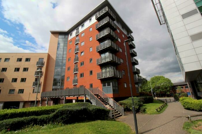 2 Bedroom Apartment To Rent In Velocity North, City Walk, LS11