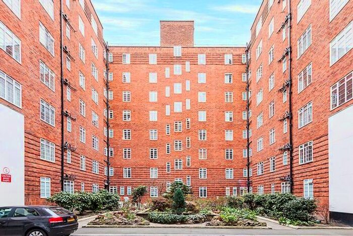1 Bedroom Flat To Rent In Latymer Court, Hammersmith Road, Hammersmith, W6