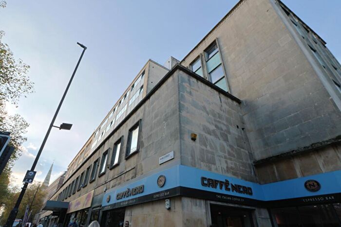 3 Bedroom Flat To Rent In Aylward House, Wine Street, Bristol, BS1