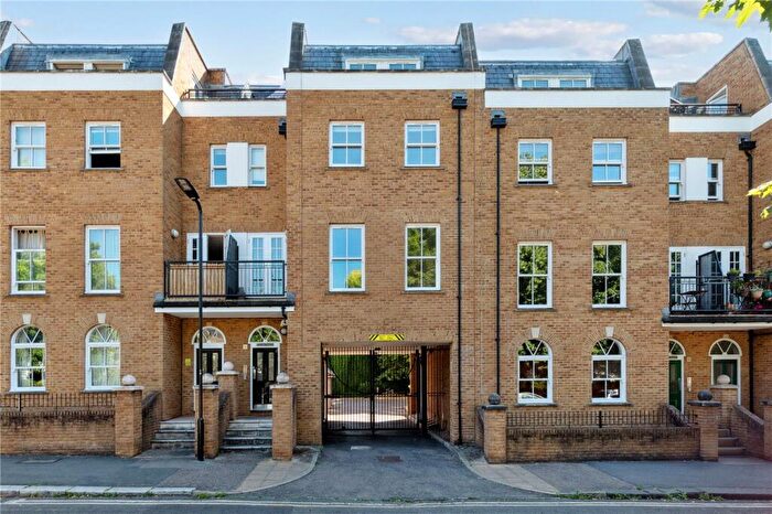 3 Bedroom Apartment To Rent In Clapton Square, London, E5