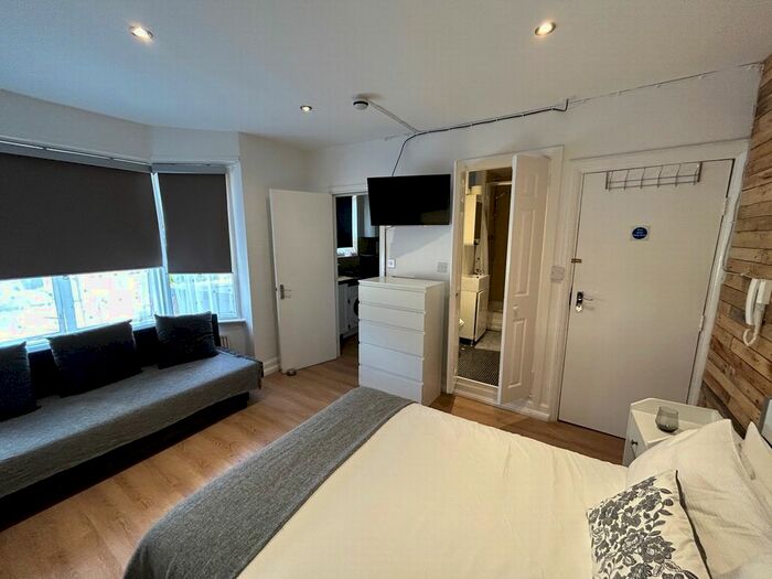 Studio To Rent In Tanfield Avenue, Neasden, NW2