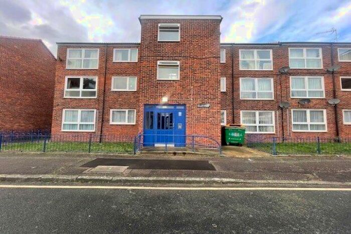 1 Bedroom Flat To Rent In Grant Street, London, E13