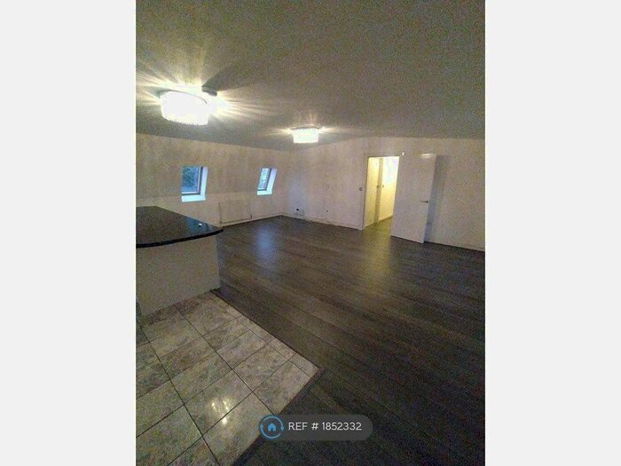 3 Bedroom Flat To Rent In Jayveer Villas, Hornchurch, RM12