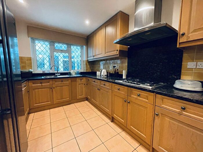 4 Bedroom Detached House To Rent In Thetford Road, New Malden, KT3