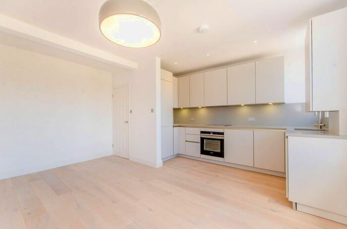 2 Bedroom Flat To Rent In Elwood Street, Islington, London, N5