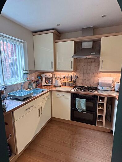 4 Bedroom Semi-detached House To Rent In Paddock Way, Hinckley, LE10